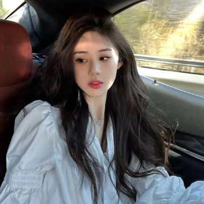 圈内老戏骨素颜现身菜市场，评论区沦陷，前后半年引热议